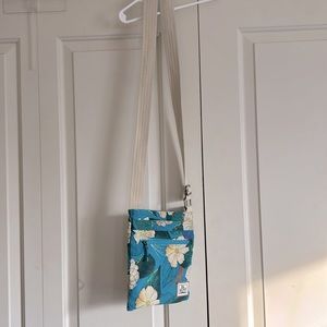 DaKine Hawaii crossbody purse.
